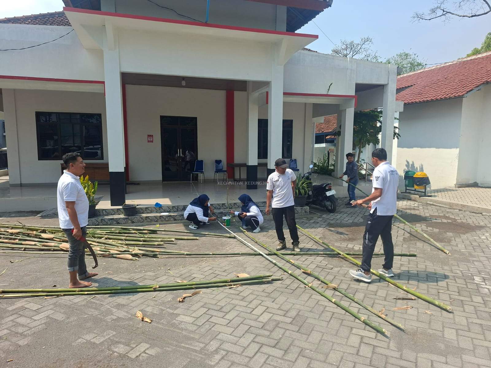 Resik-Resik Desa Lan Kutha di Kecamatan Kedungjati